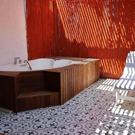 Ala Alacati 호텔 *